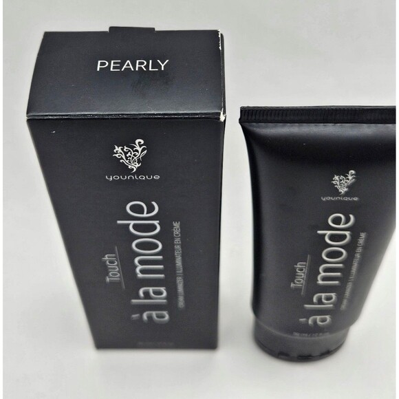Younique Touch A La Mode Cream Luminizer in Pearly 1.7 fl oz New in Box - Picture 2 of 5